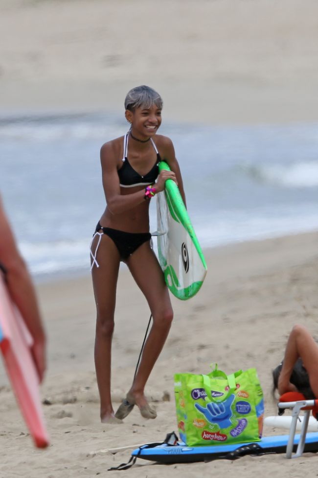Jada Pinkett Smith, perfecţiunea la plajă, la 41 de ani. Cât de bine arată soţia şi fiica lui Will Smith în costume de baie