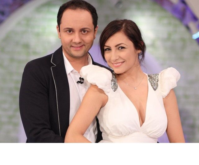 Andra:  Se spune ca este bine sa fii un pic gelos!  Afla daca exista crize de gelozie in cuplul Andra-Maruta EXCLUSIV