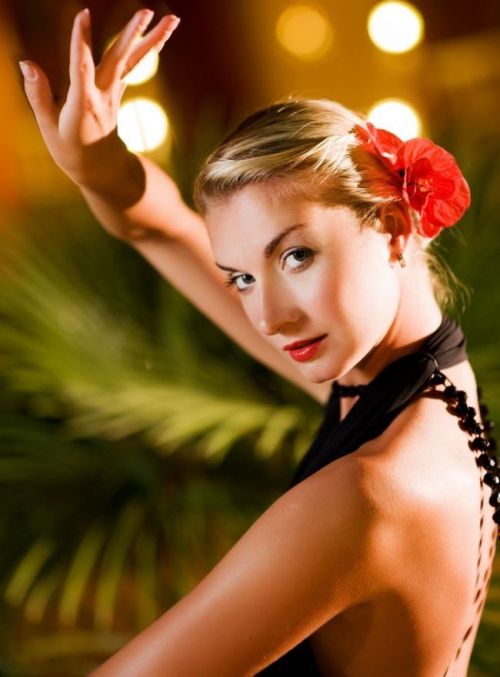 Invata sa te misti la fel de bine ca dansatorii de performanta si ia-ti si partenerul cu tine! Afla totul despre cel mai cool club de dans sportiv, Contessina
