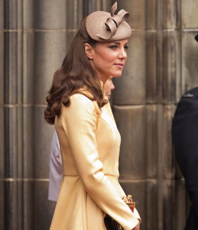 Veste soc: Kate va naste in acest weekend o fetita! Ce membru al familiei afirma ca mostenitoarea tronului Marii Britanii poate veni pe lume in orice clipa