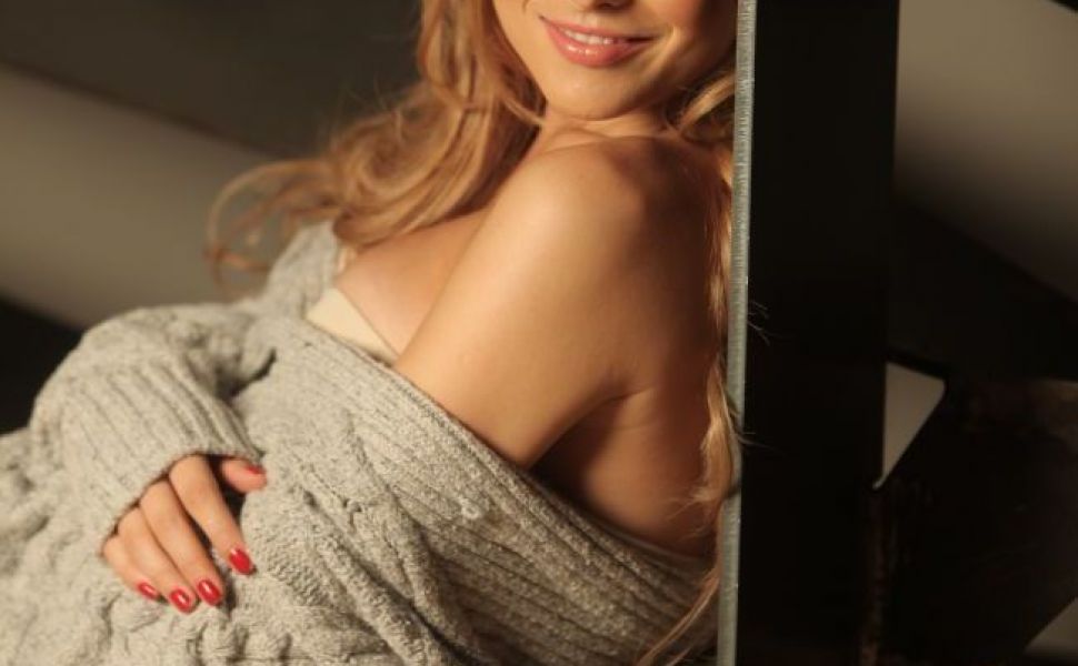 Credeai Ca Elena Gheorghe E Mica De Inaltime Rochia Care Ii Face Picioarele Sa Para Interminabile Perfecte Ro